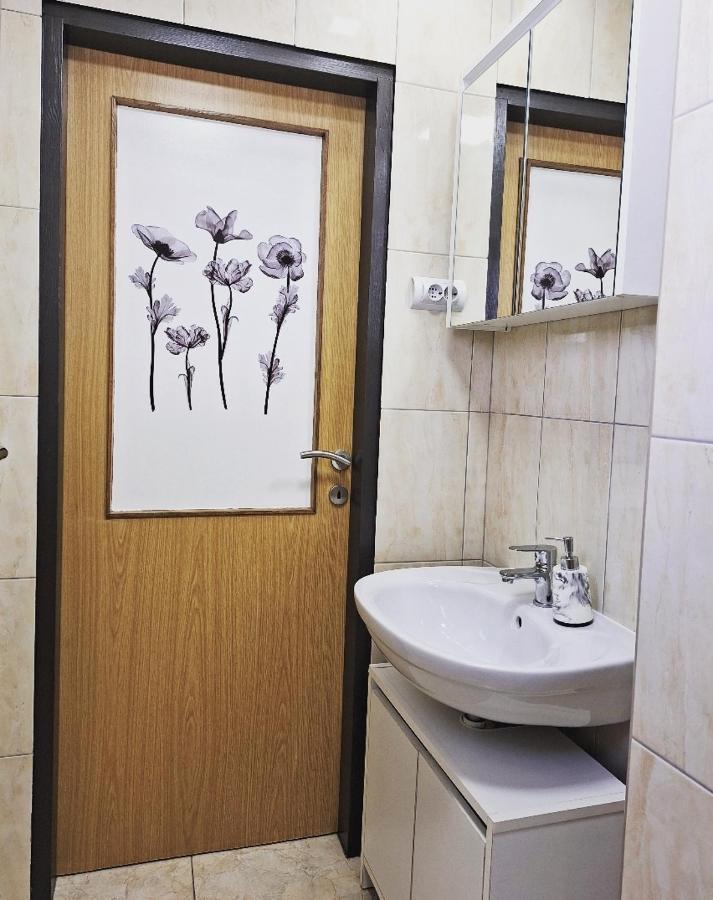 Apartment Ory 2 Between The Beach And City Center Πούλα Εξωτερικό φωτογραφία